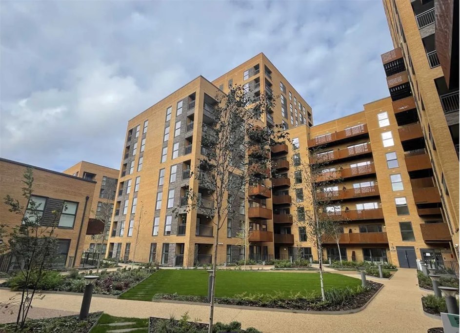 Western Avenue, East Acton, London